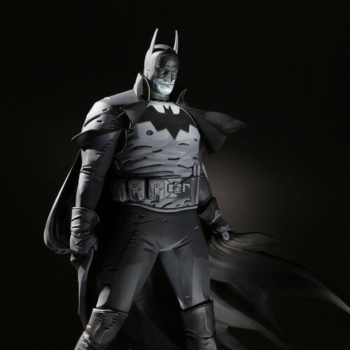 DC Comics Batman Black & White Batman by Mike Mignola statue 20cm
